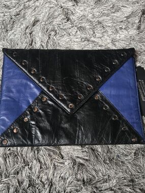 NWT BEBE LOS FELIZ COLORBLOCK STUDDED LEATHER ENVELOPE CLUTCH
